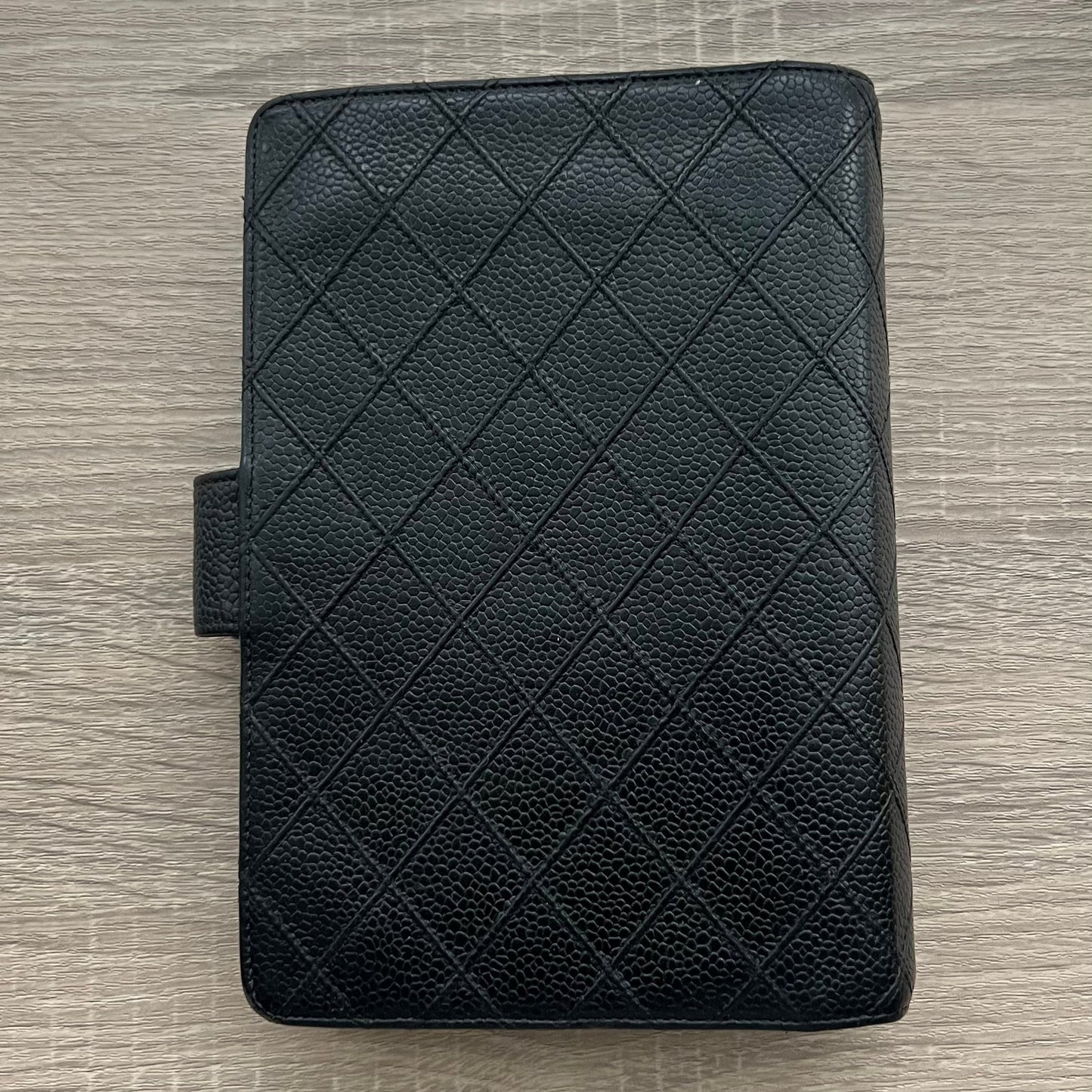 Chanel Matrasse Quilted 黒色 MM 手帳カバー