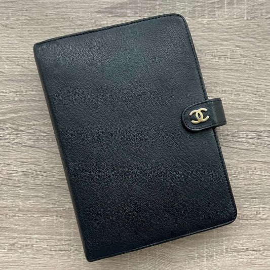 Chanel Classic Logo Clasp Black MM Agenda