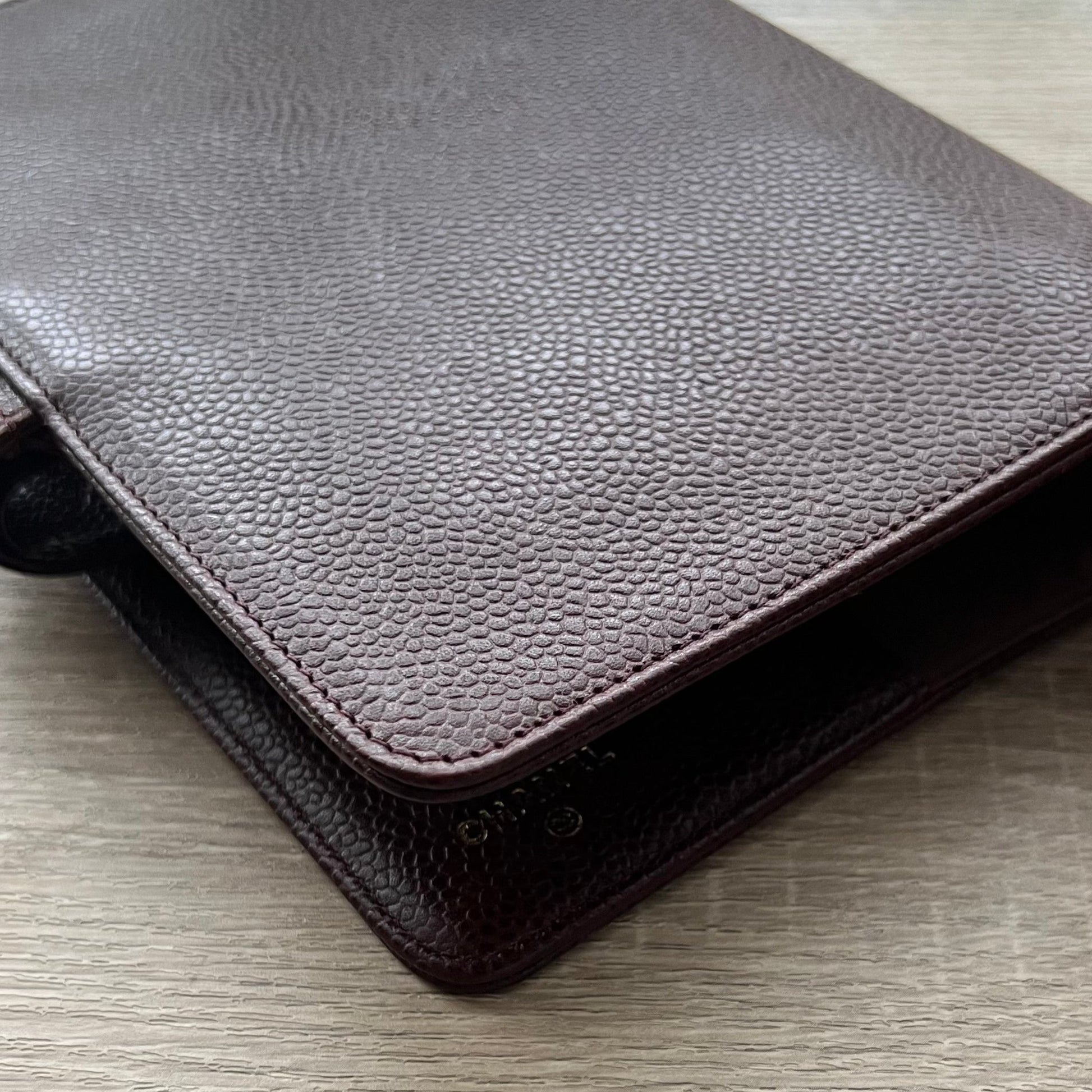 Chanel Timeless CC Black MM Agenda Cover Planner Notebook Cover - Pre-owned
Dimensions: 5" x 7.25" (MM A6 Size)
Brand: Chanel
Color: Black
Material: Caviar Leather