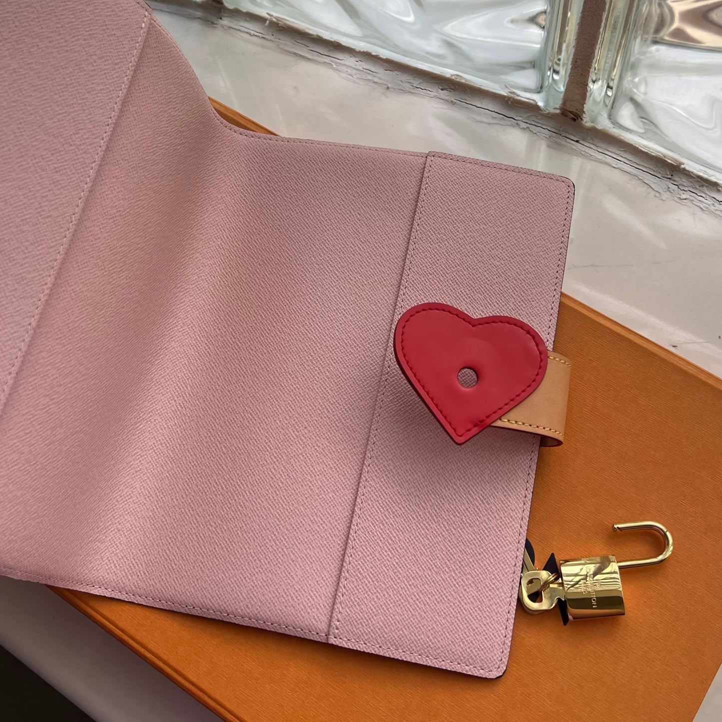 LV Monogram Paul Lockme MM Agenda Cover