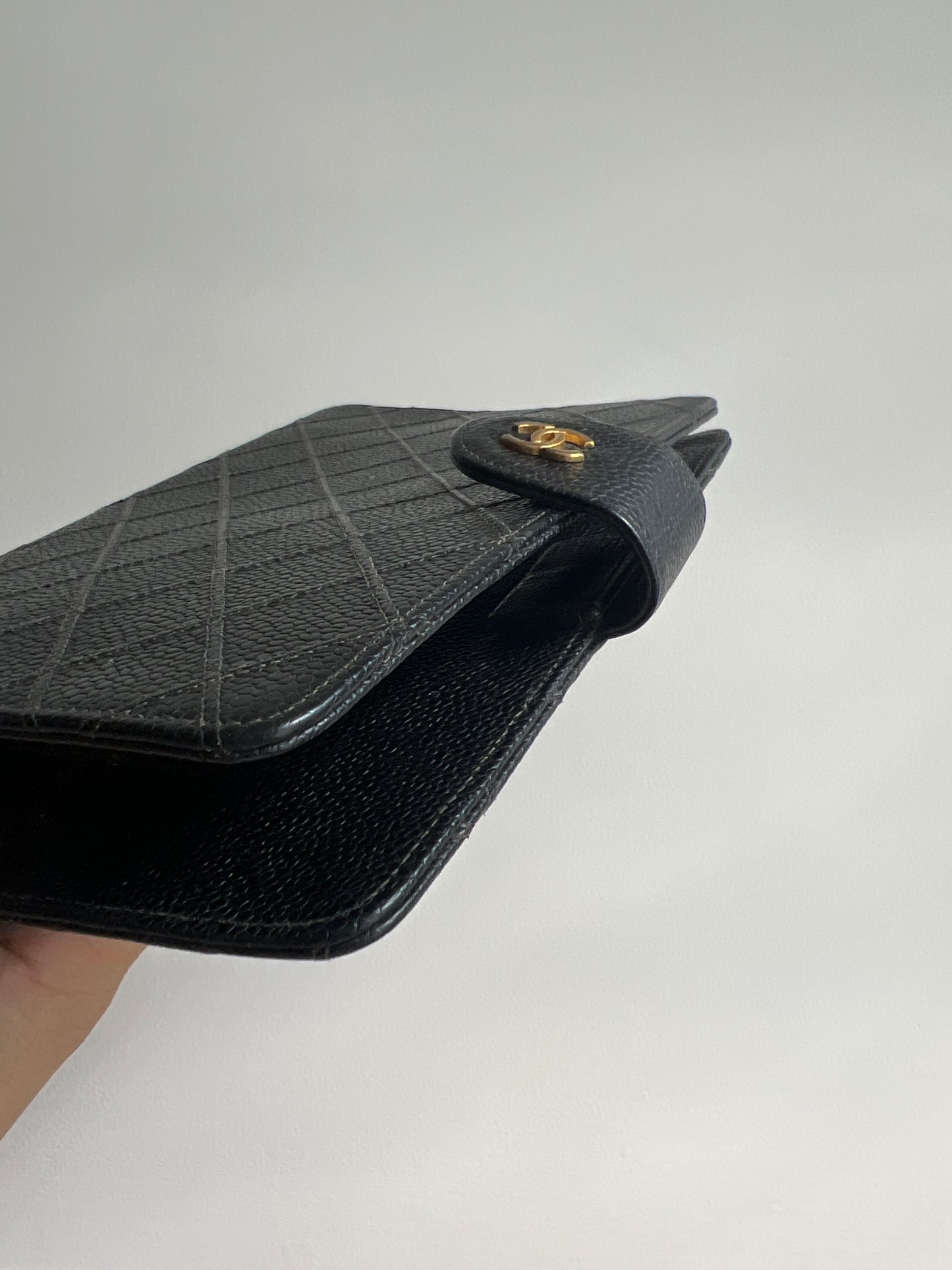 Chanel Matrasse Quilted 黒色 MM 手帳カバー