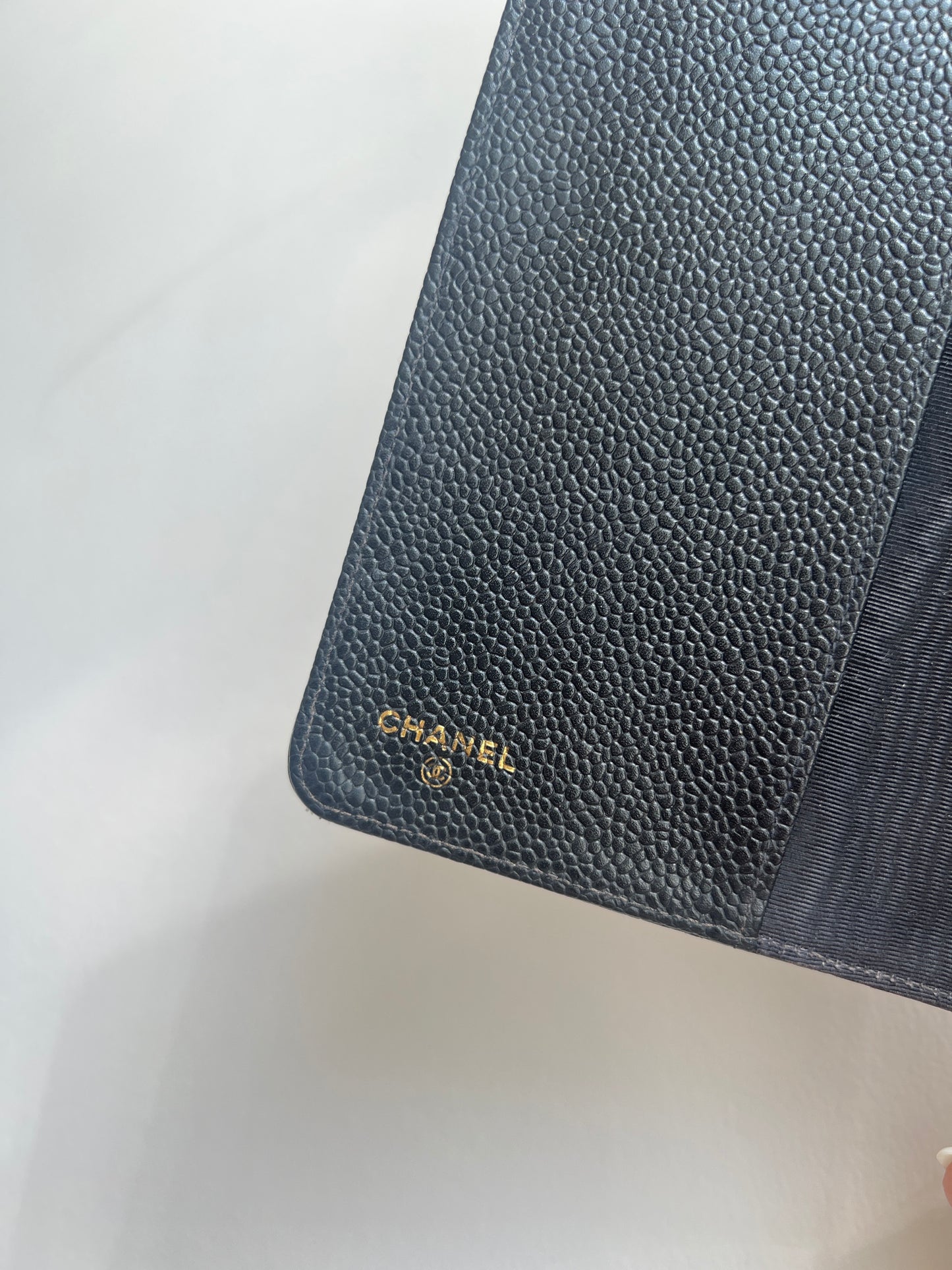 Chanel Matrasse Quilted 黒色 MM 手帳カバー
