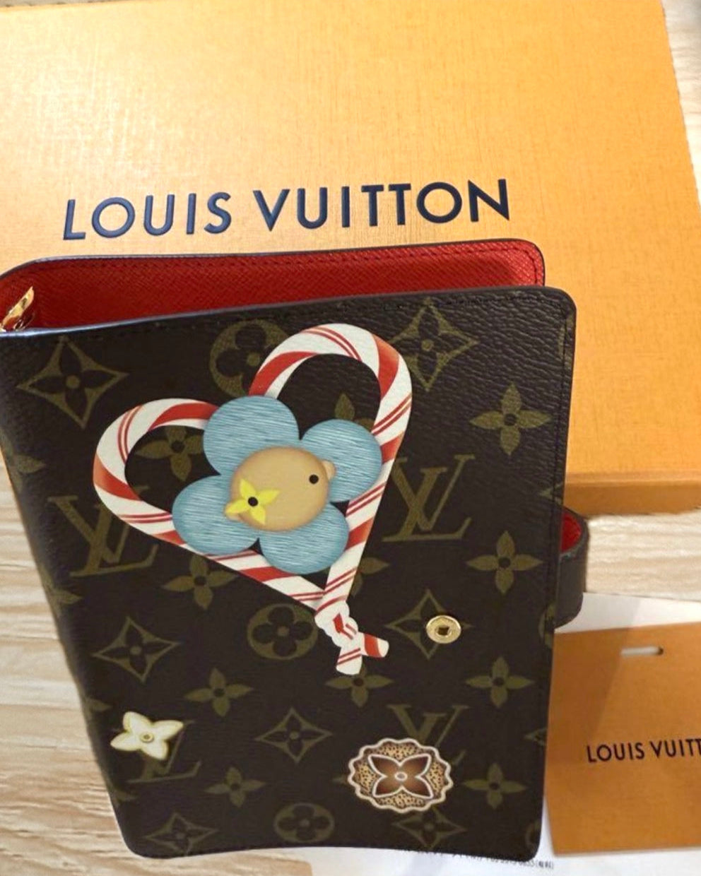 LV Epi Vanilla MM 手帳カバー