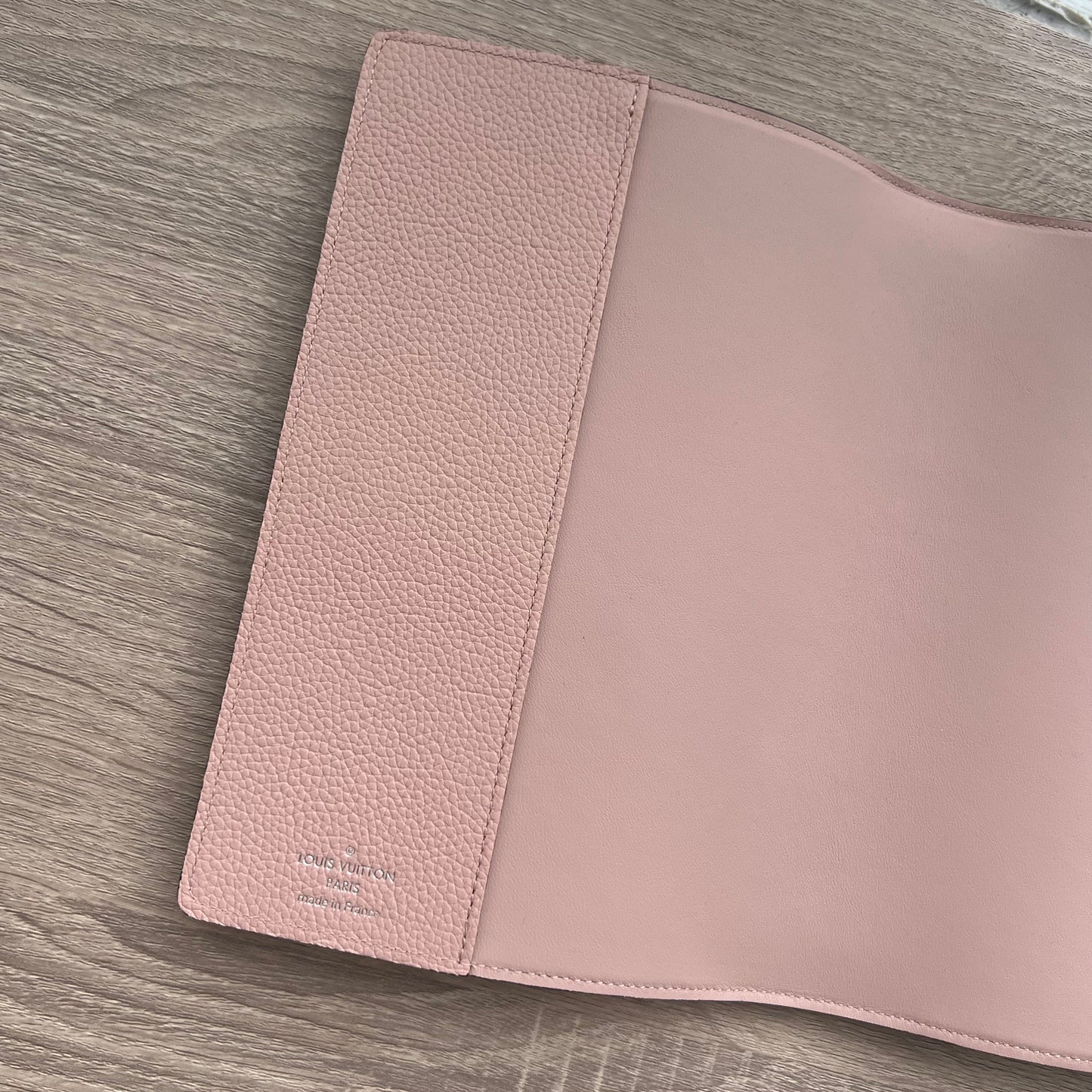 LV Paul Mahina Magnolia Agenda Planner Notebook Cover Pre-owned