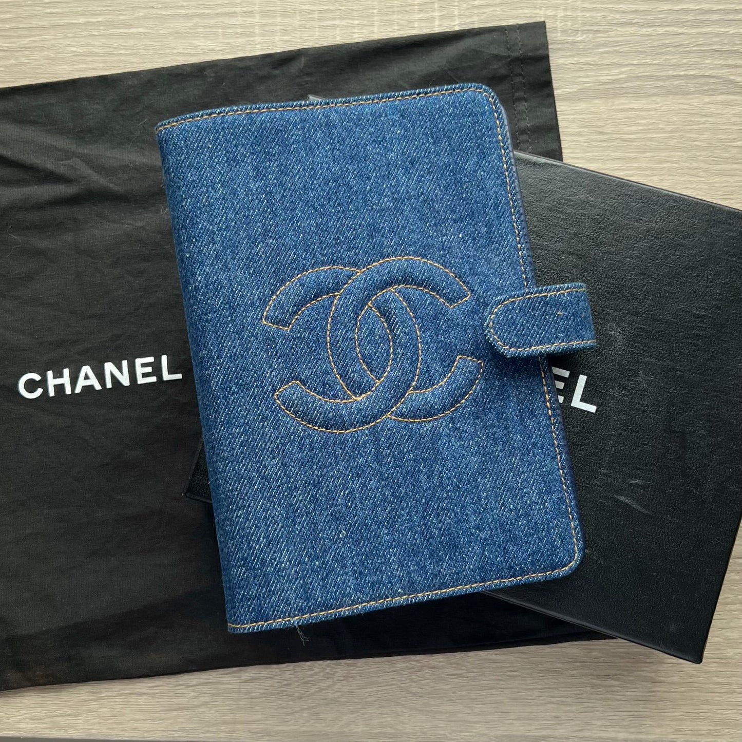 Chanel Timeless CC Denim MM Agenda