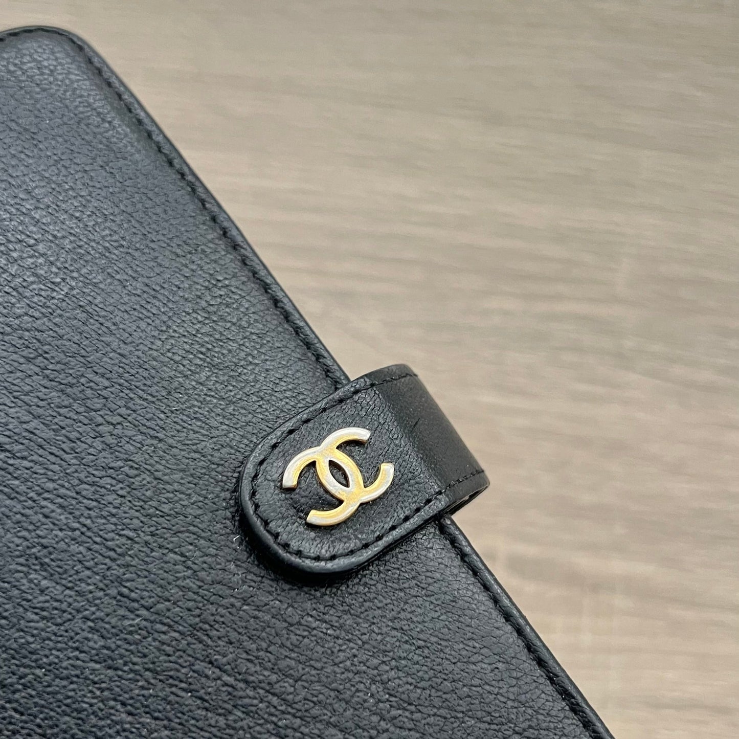 Chanel Classic Logo Clasp Black MM Agenda