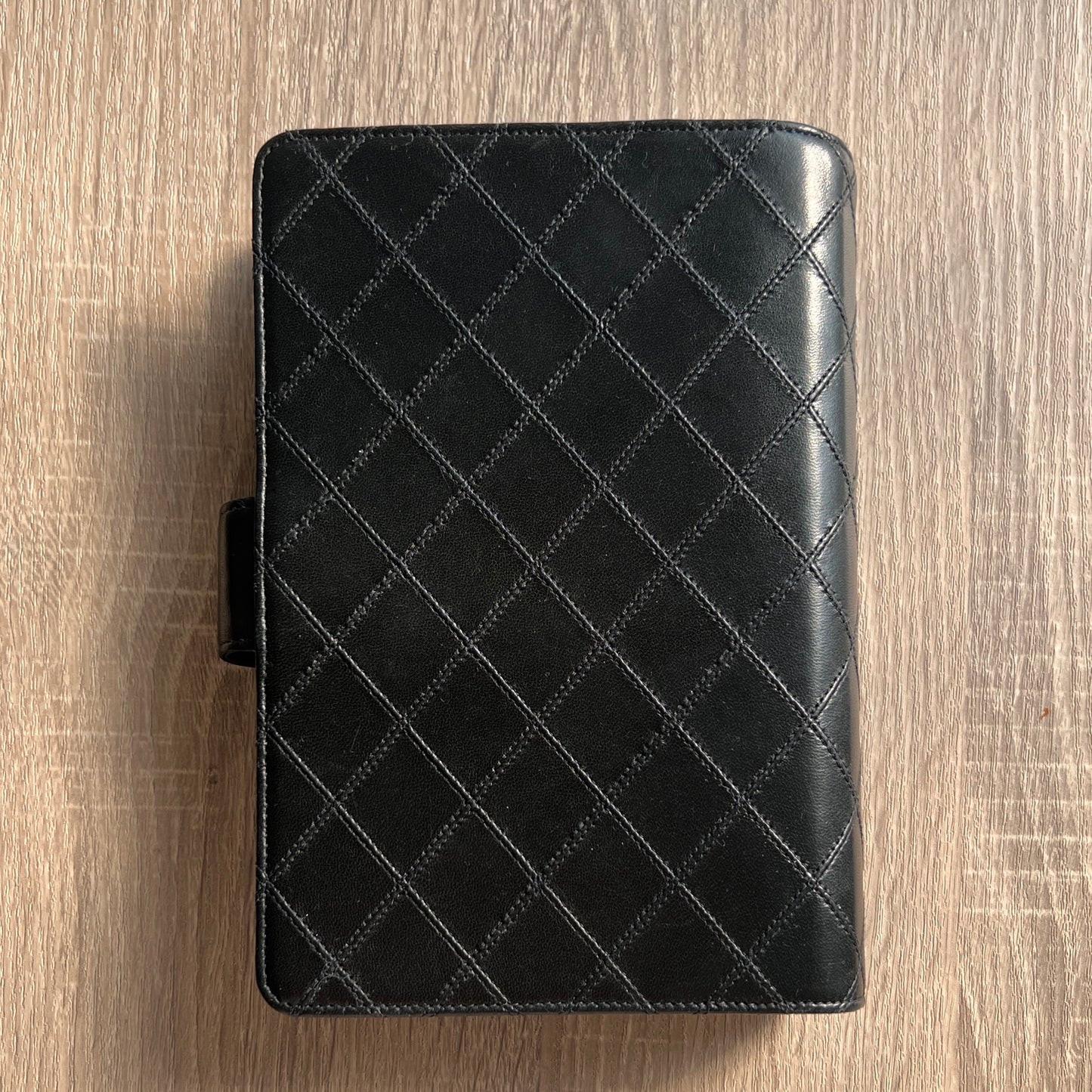 Chanel Matrasse Quilted 黒色 MM  手帳カバー