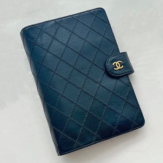 Chanel Matrasse Quilted 黒色 MM  手帳カバー