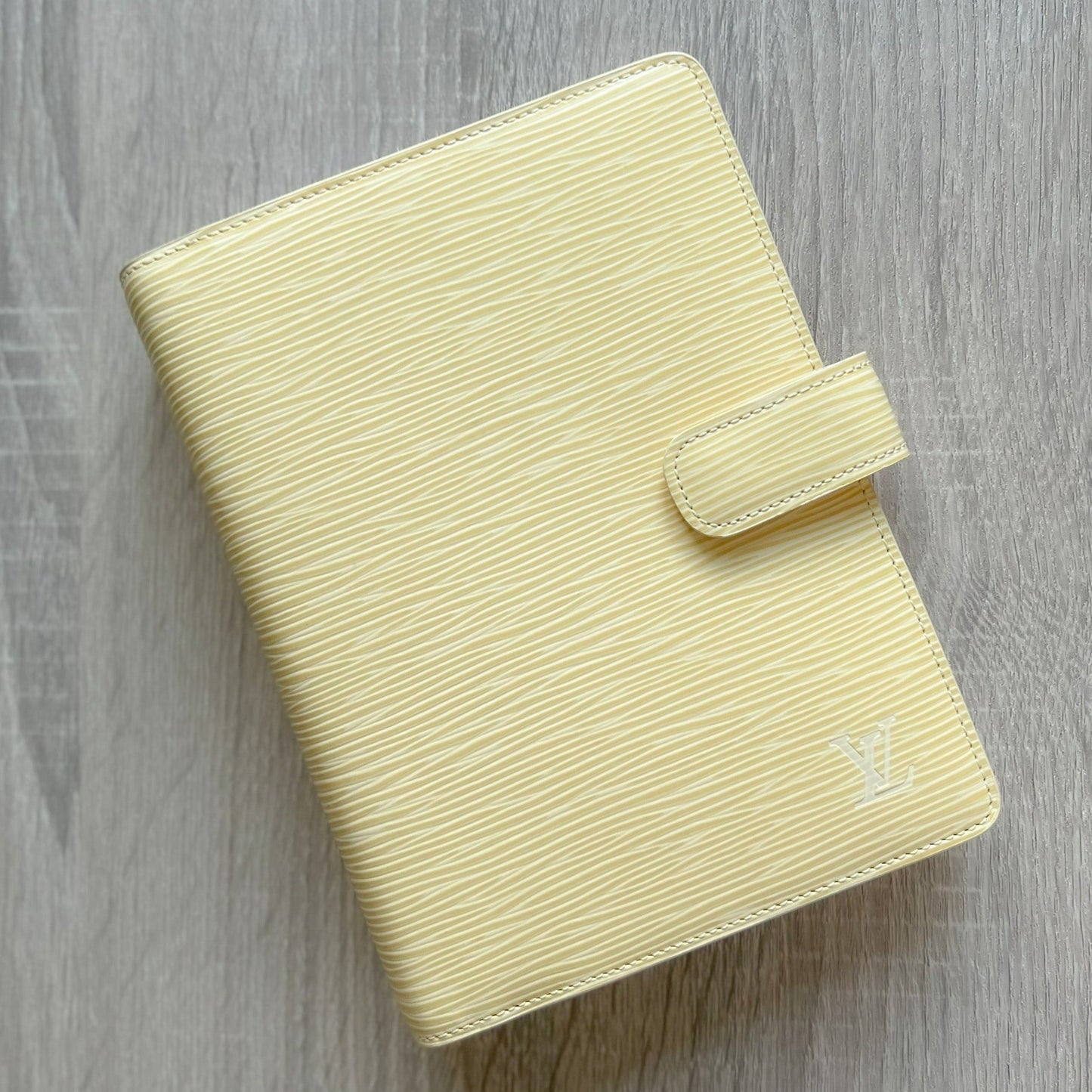 LV Epi Vanilla MM 手帳カバー