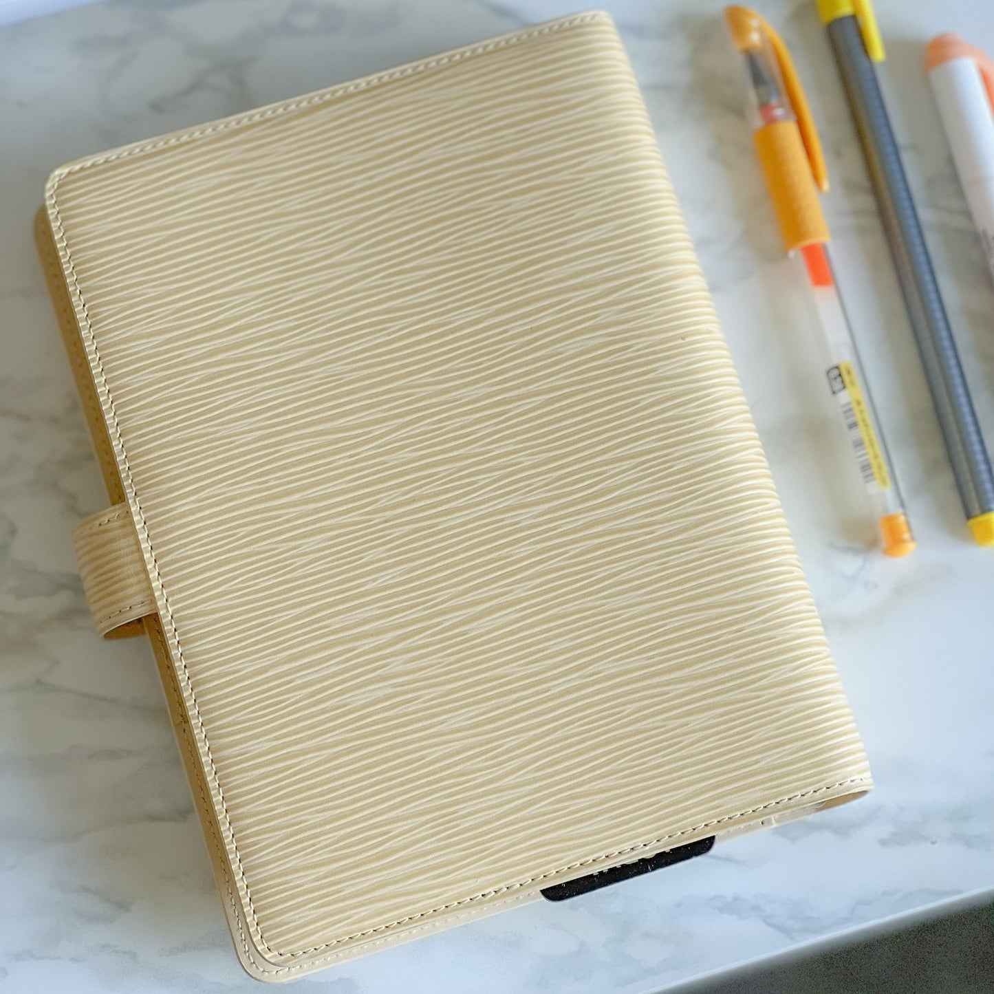 LV Epi Vanilla MM 手帳カバー