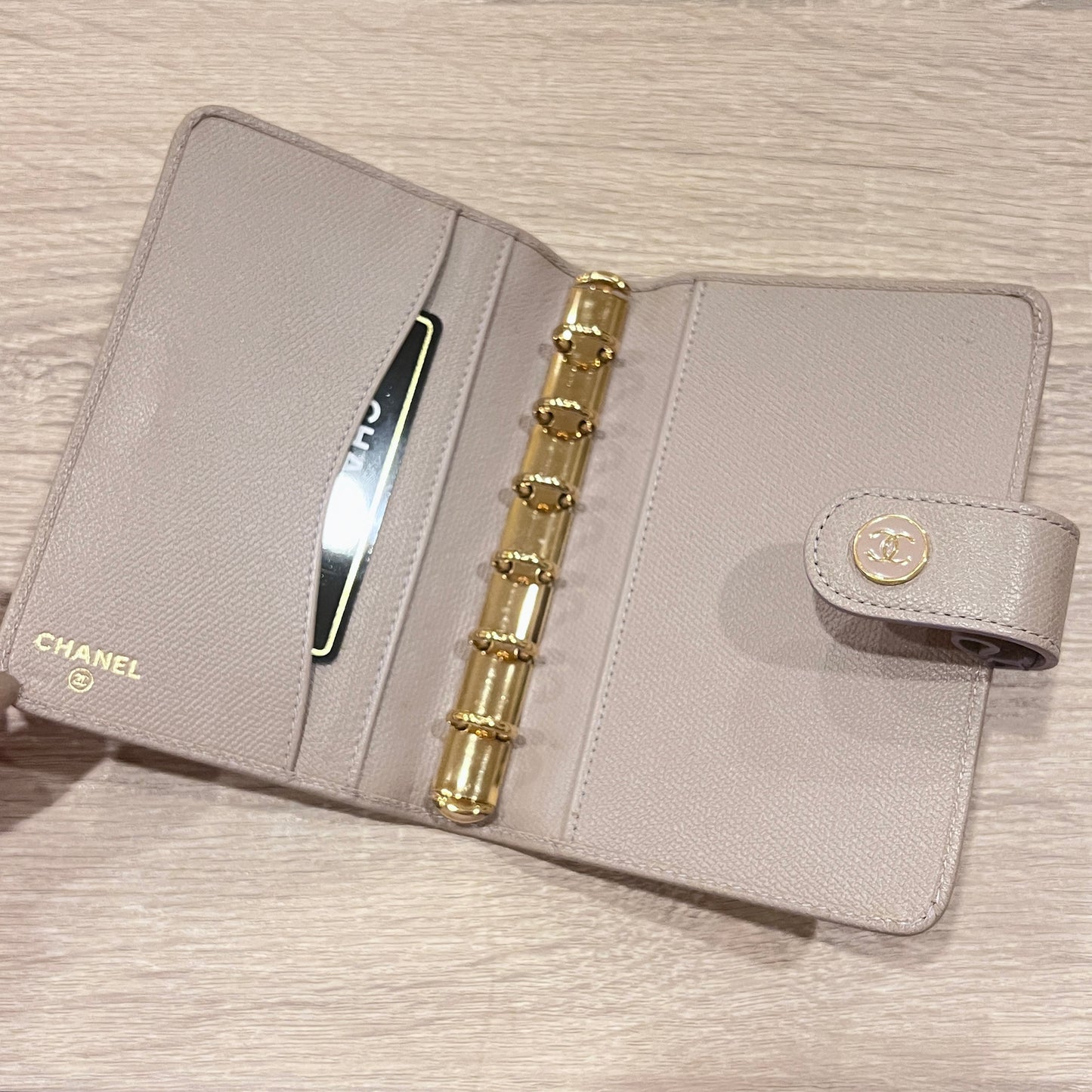 Chanel Matrasse Quilted 黒色 MM  手帳カバー
