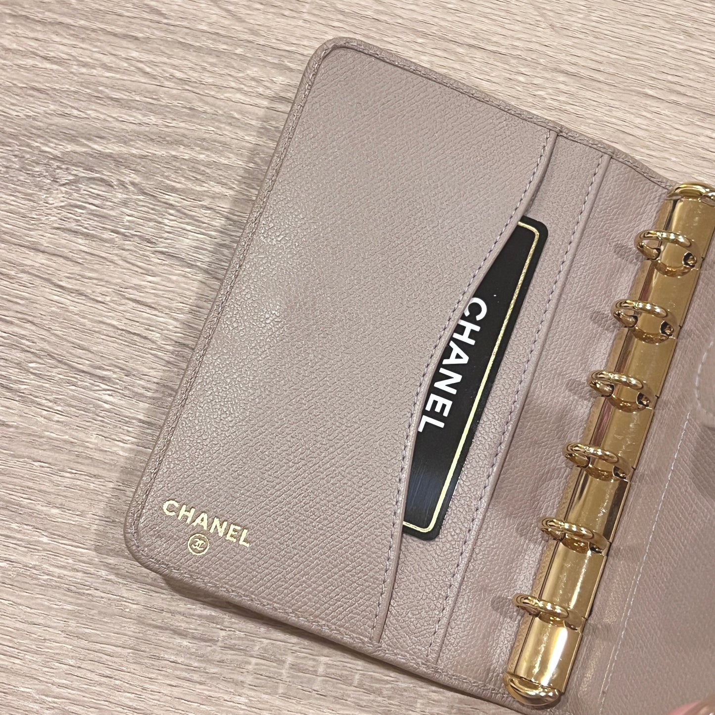Chanel Matrasse Quilted 黒色 MM  手帳カバー