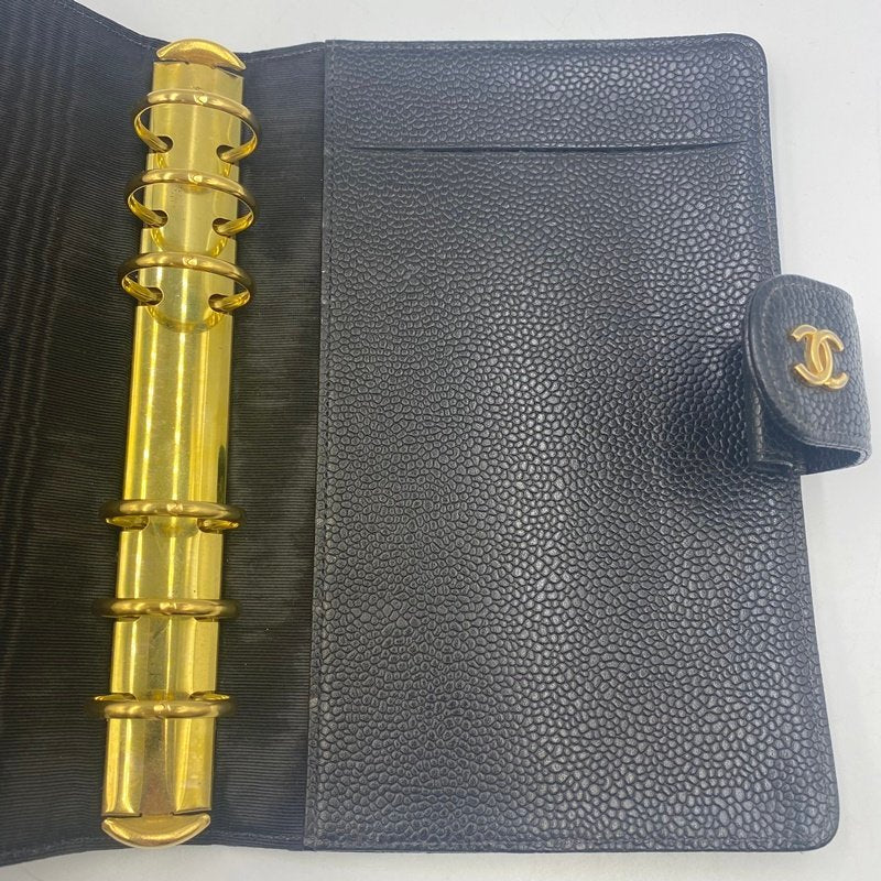 Chanel Matrasse Quilted 黒色 MM 手帳カバー