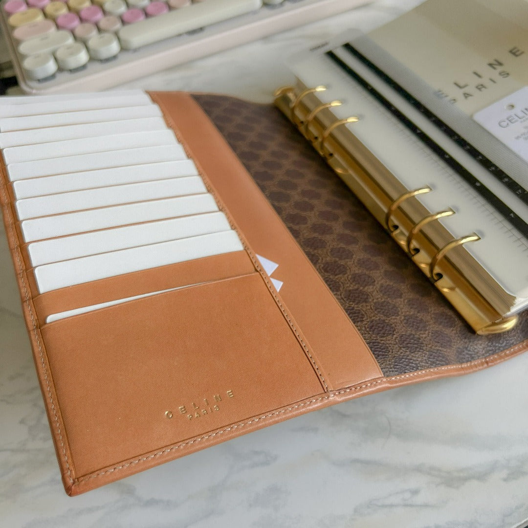 CELINE Triomphe GM Agenda