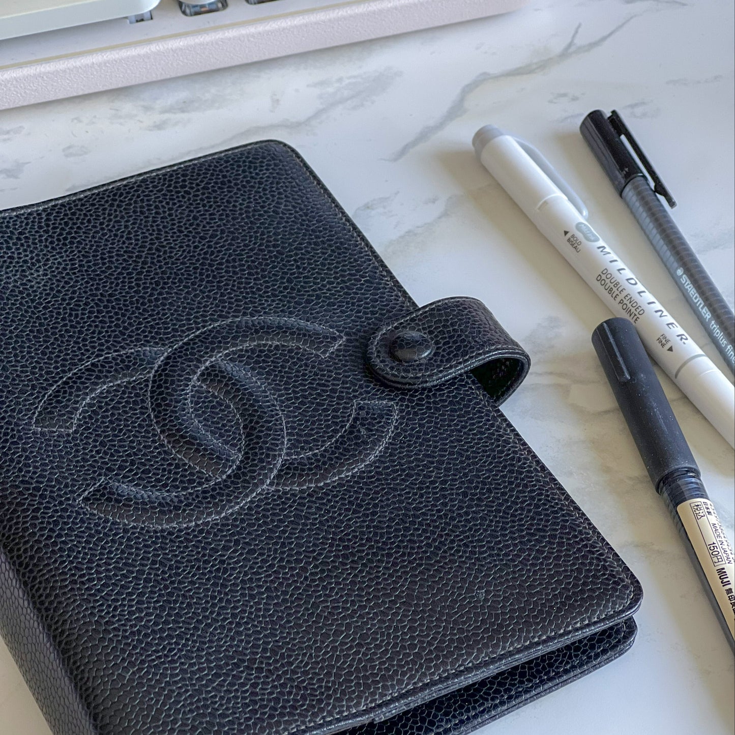 Chanel Timeless CC 黒色 MM 手帳カバー
