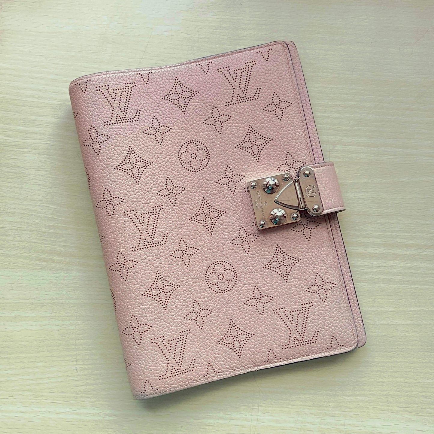 LV Paul Mahina Magnolia Agenda Planner Notebook Cover Pre-owned