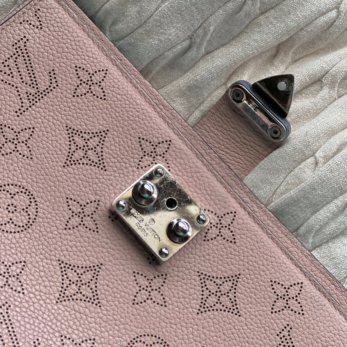 LV Paul Mahina Magnolia Agenda Planner Notebook Cover Pre-owned