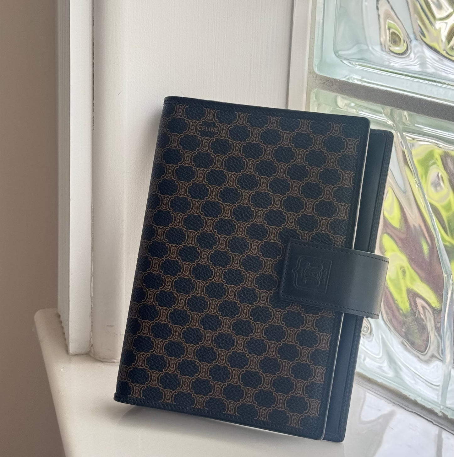 Celine Triomphe Dark MM Agenda