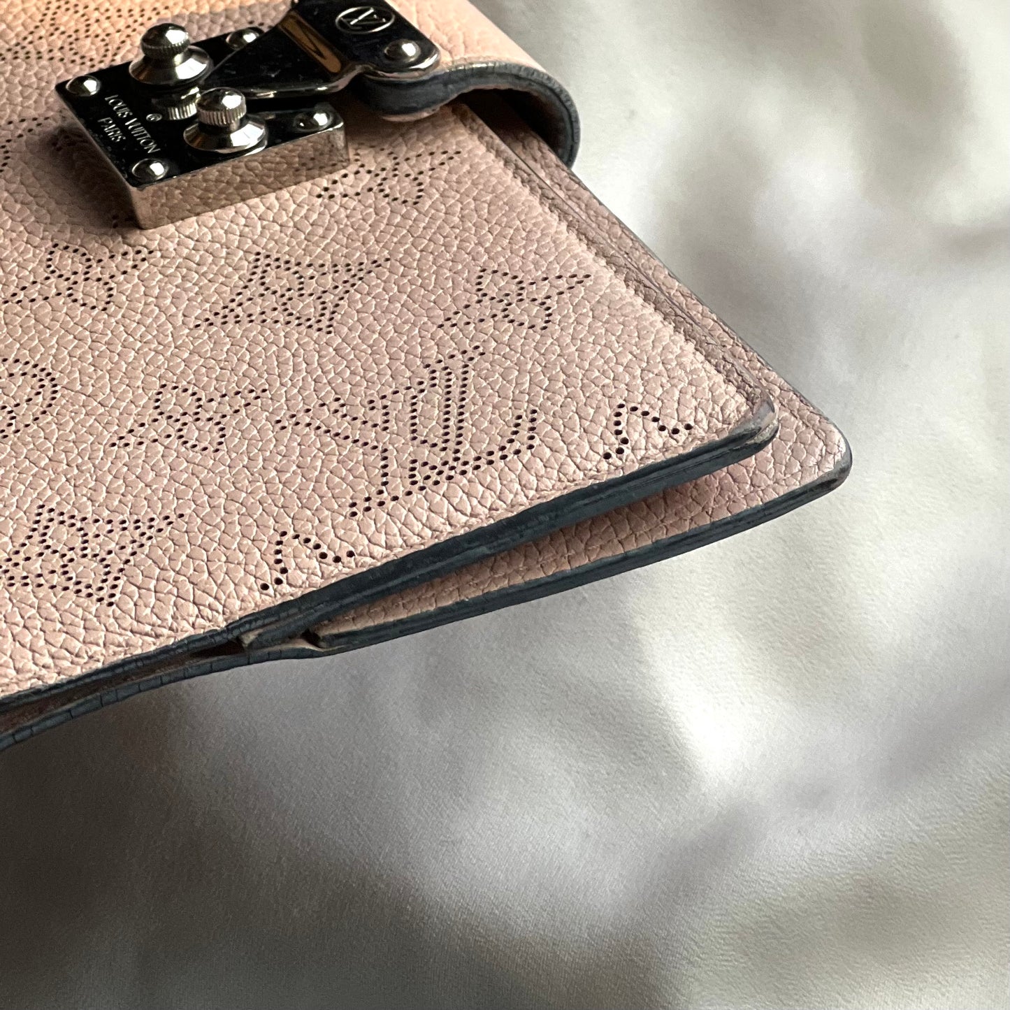 LV Paul Mahina Magnolia Agenda Planner Notebook Cover Pre-owned