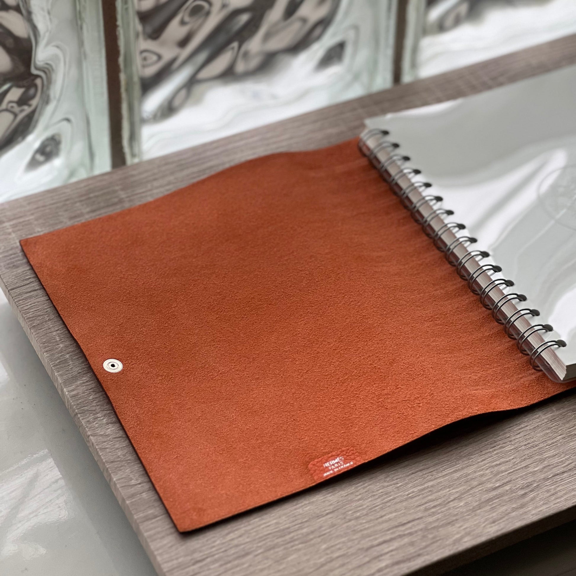 Hermes Ulysse MM Agenda Planner Notebook Cover with notebook refill - Pre-owned
Dimensions: about 17cm x 22cm (GM Size)
Brand: Hermes
Color: Orange
Material: calfskin