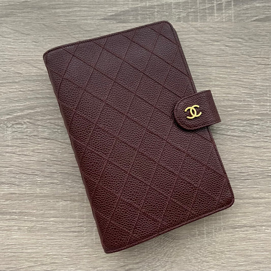 Chanel Matrasse Quilted バーガンディカラー
 MM  手帳カバー