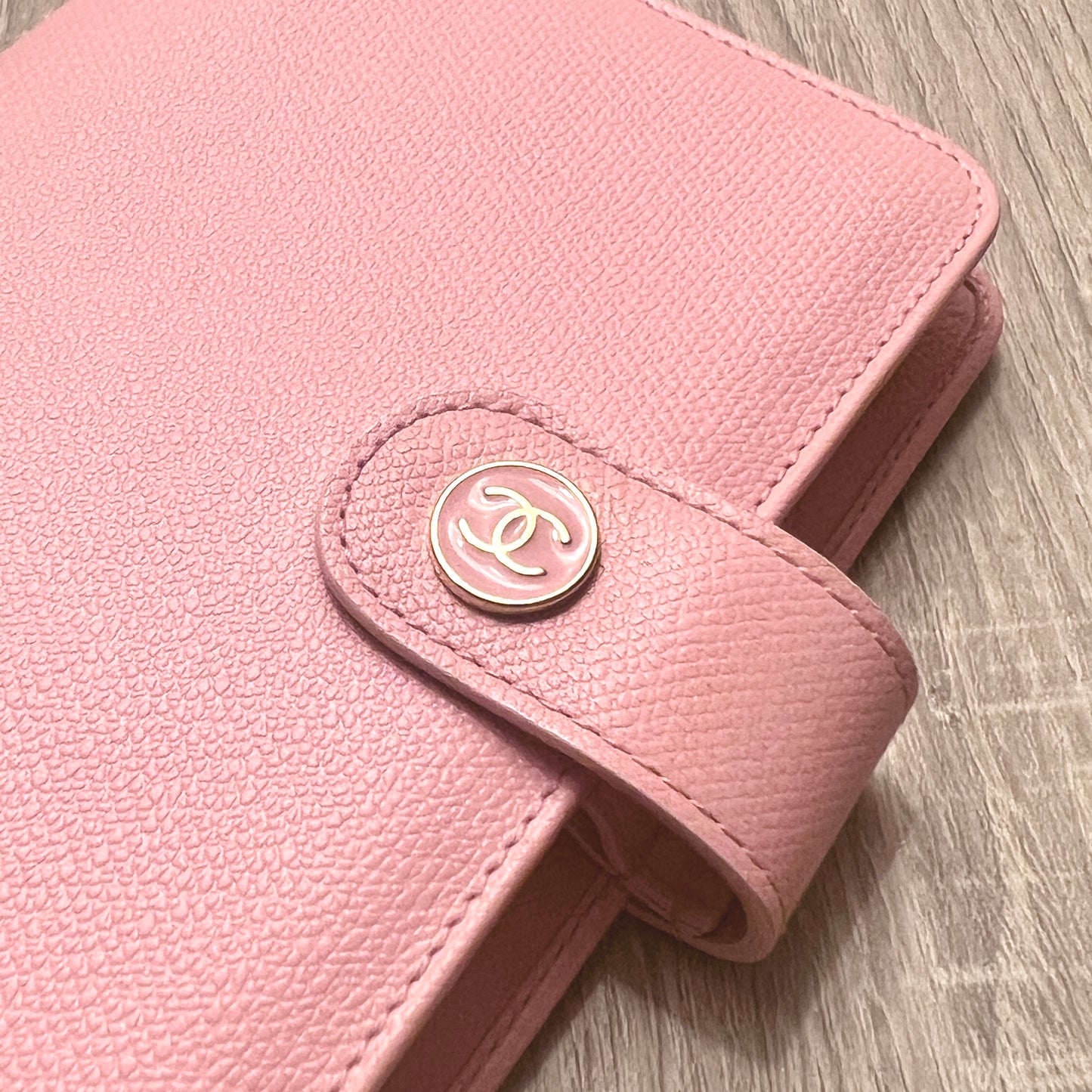 Chanel Matrasse Quilted 黒色 MM  手帳カバー