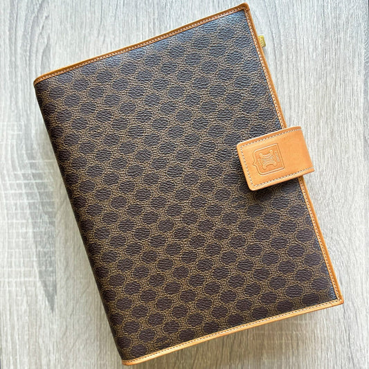 CELINE Triomphe GM Agenda