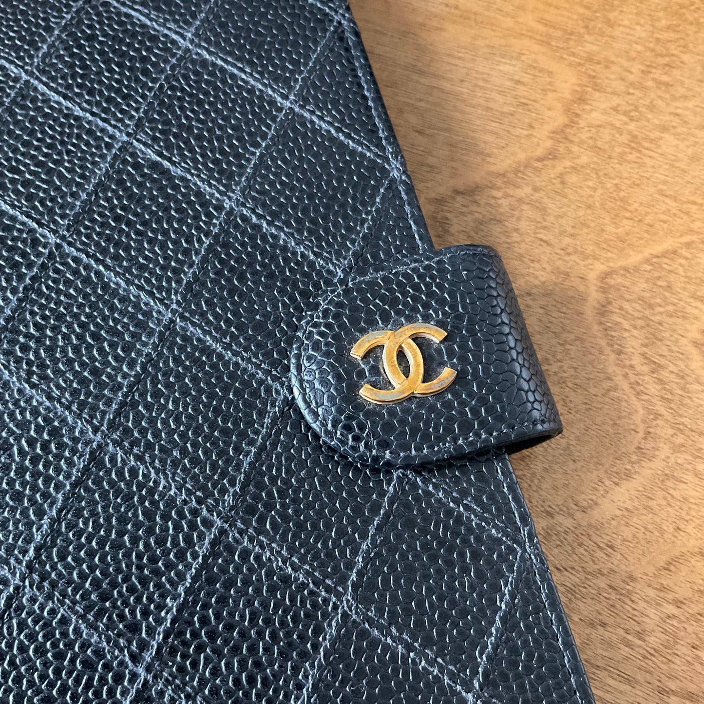Chanel Matrasse Quilted 黒色 MM  手帳カバー